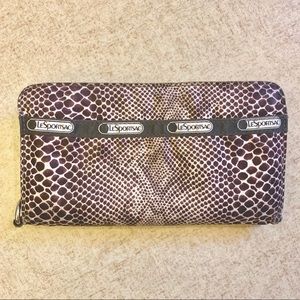 LeSportsac zippered wallet/clutch.